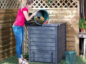 plastic compost bin (dalek)