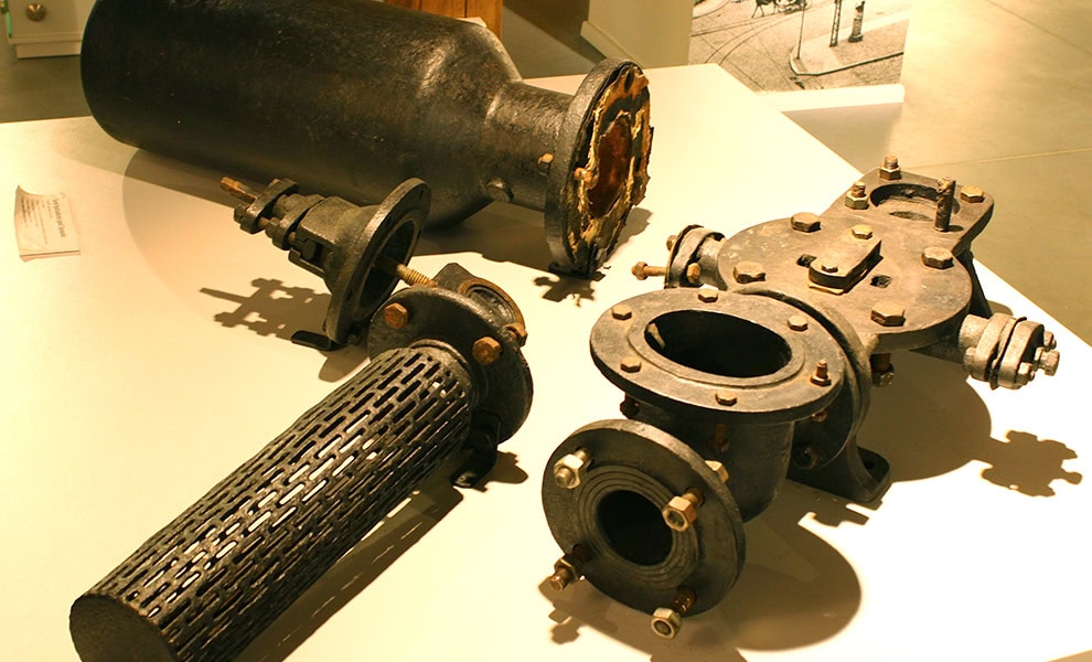 Fragments of a hydraulic ram pump at the Museum of Modernity in Olsztyn by Przykuta